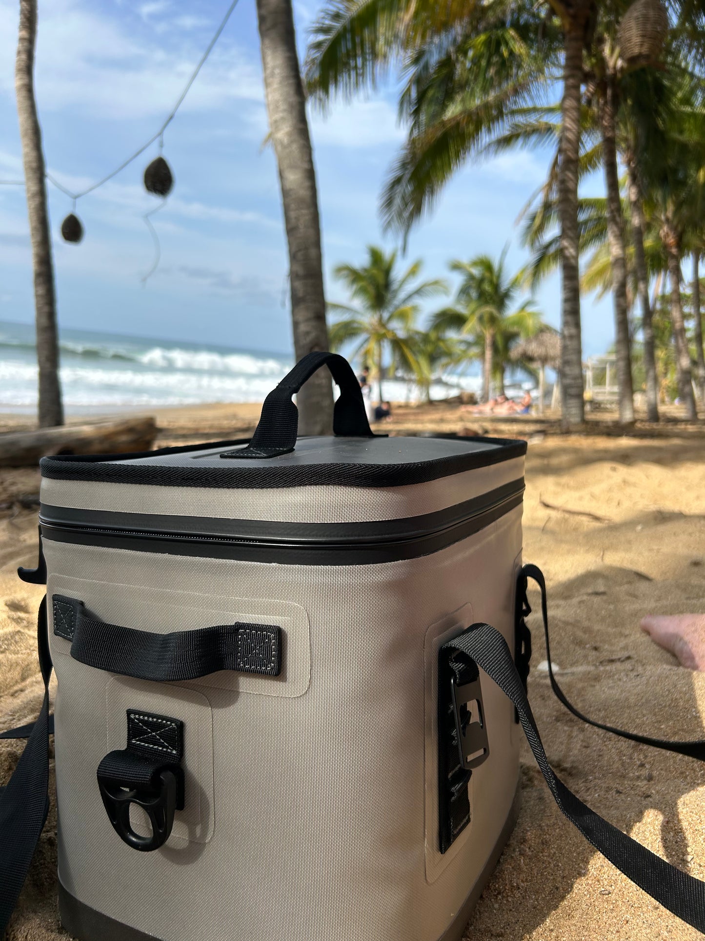 COOTER COOLER WITH SPEAKER